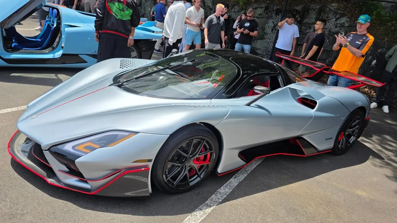 داخل کابین و طراحی کاربردی SSC Tuatara