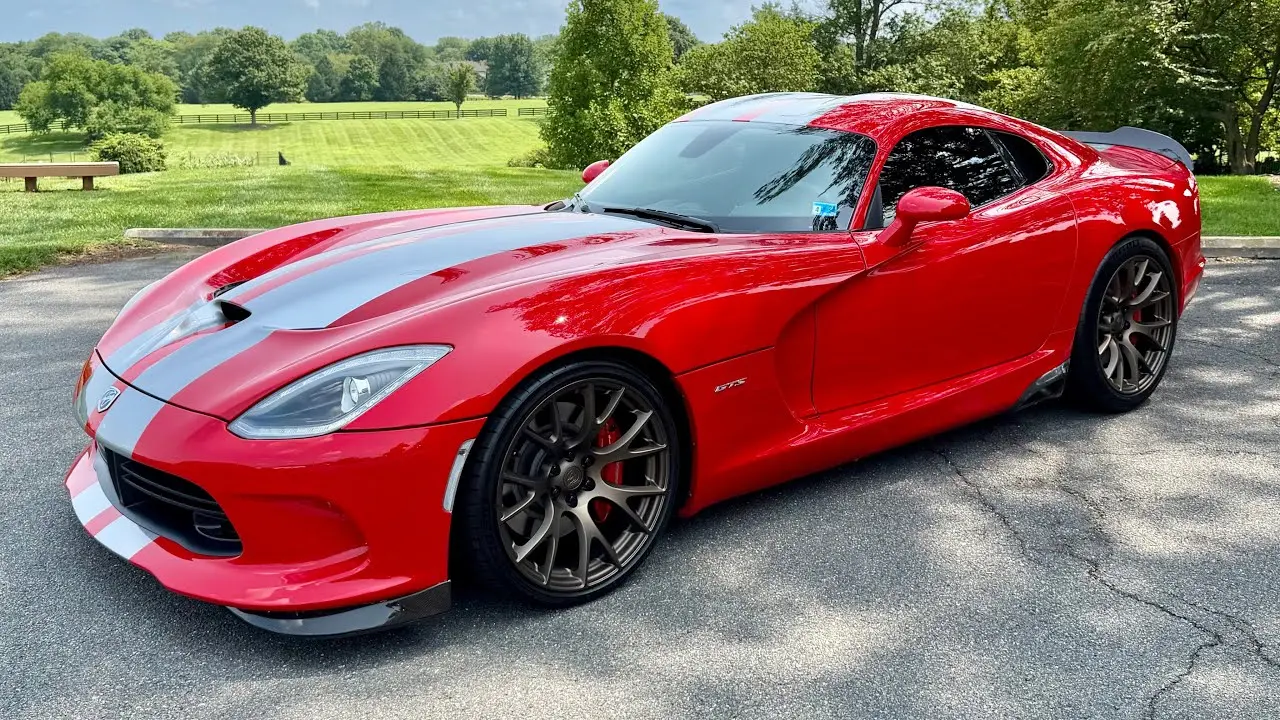 موتور قدرتمند داج SRT Viper با طراحی aggressive و سیستم تهویه فعال