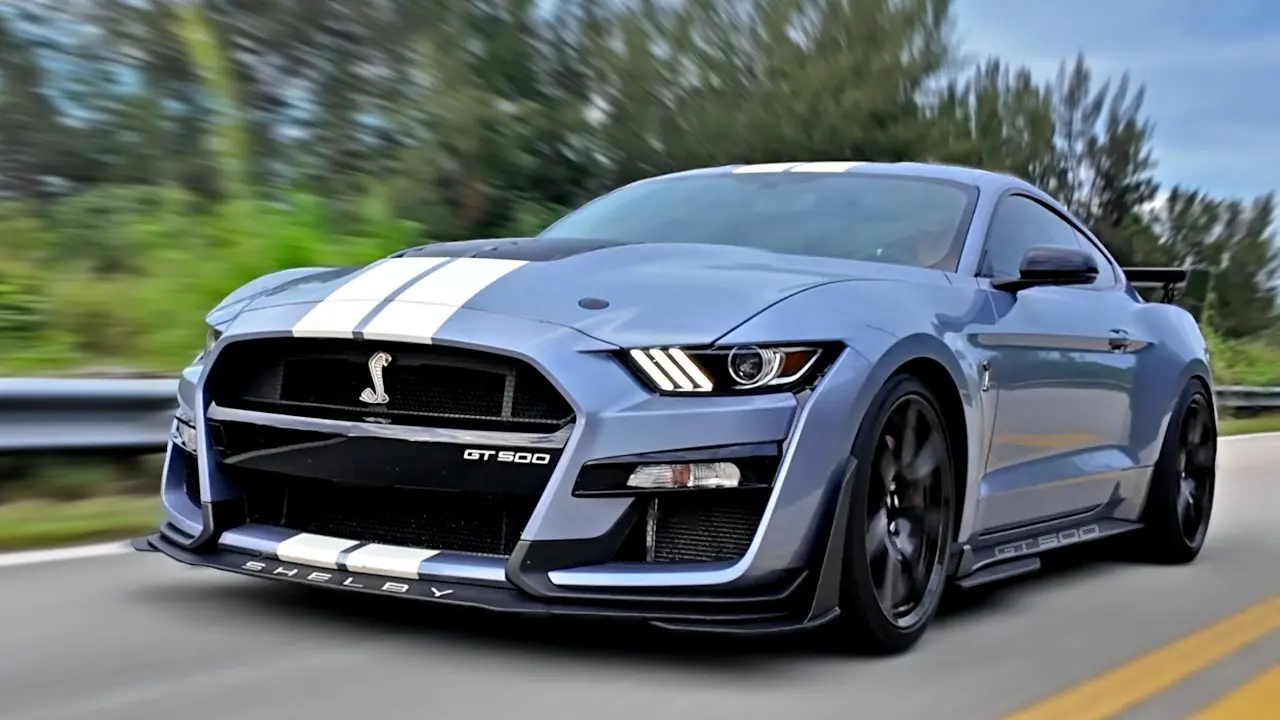 طراحی خارجی Shelby GT500 با خطوط تیز و چراغهای LED پیشرفته