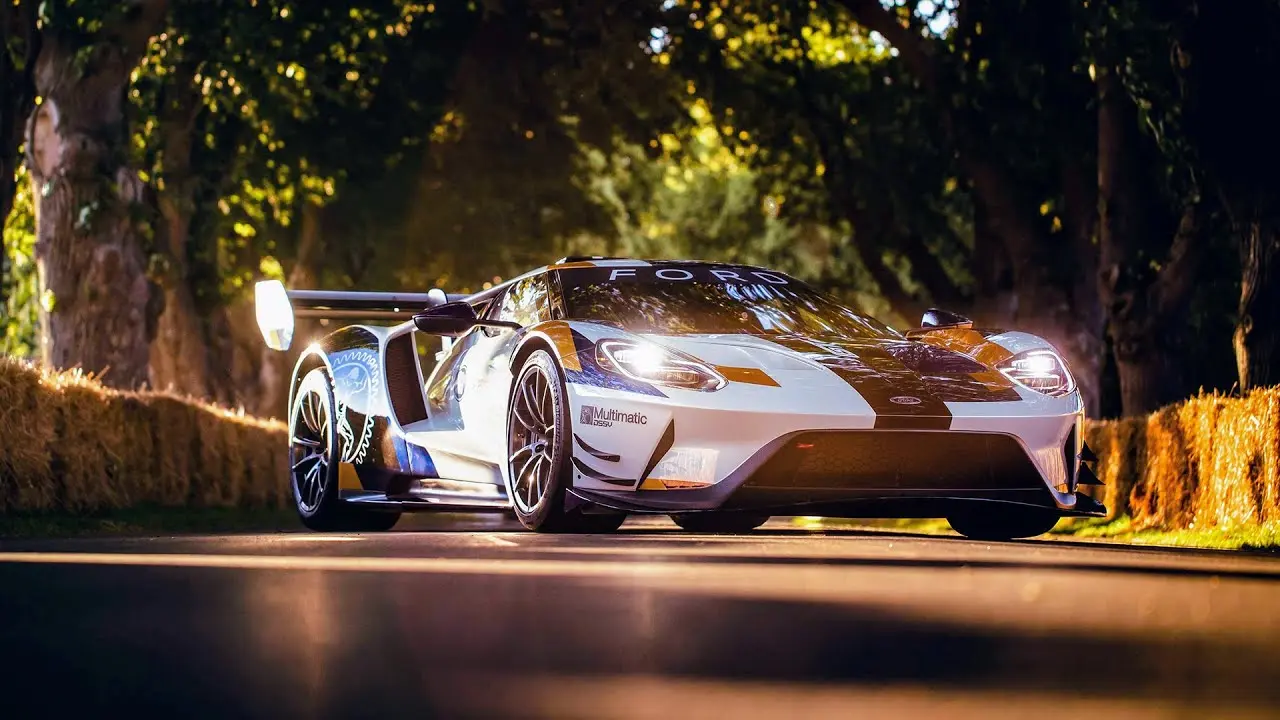 طراحی جلو و چراغ‌های LED تیز Ford GT Mk II