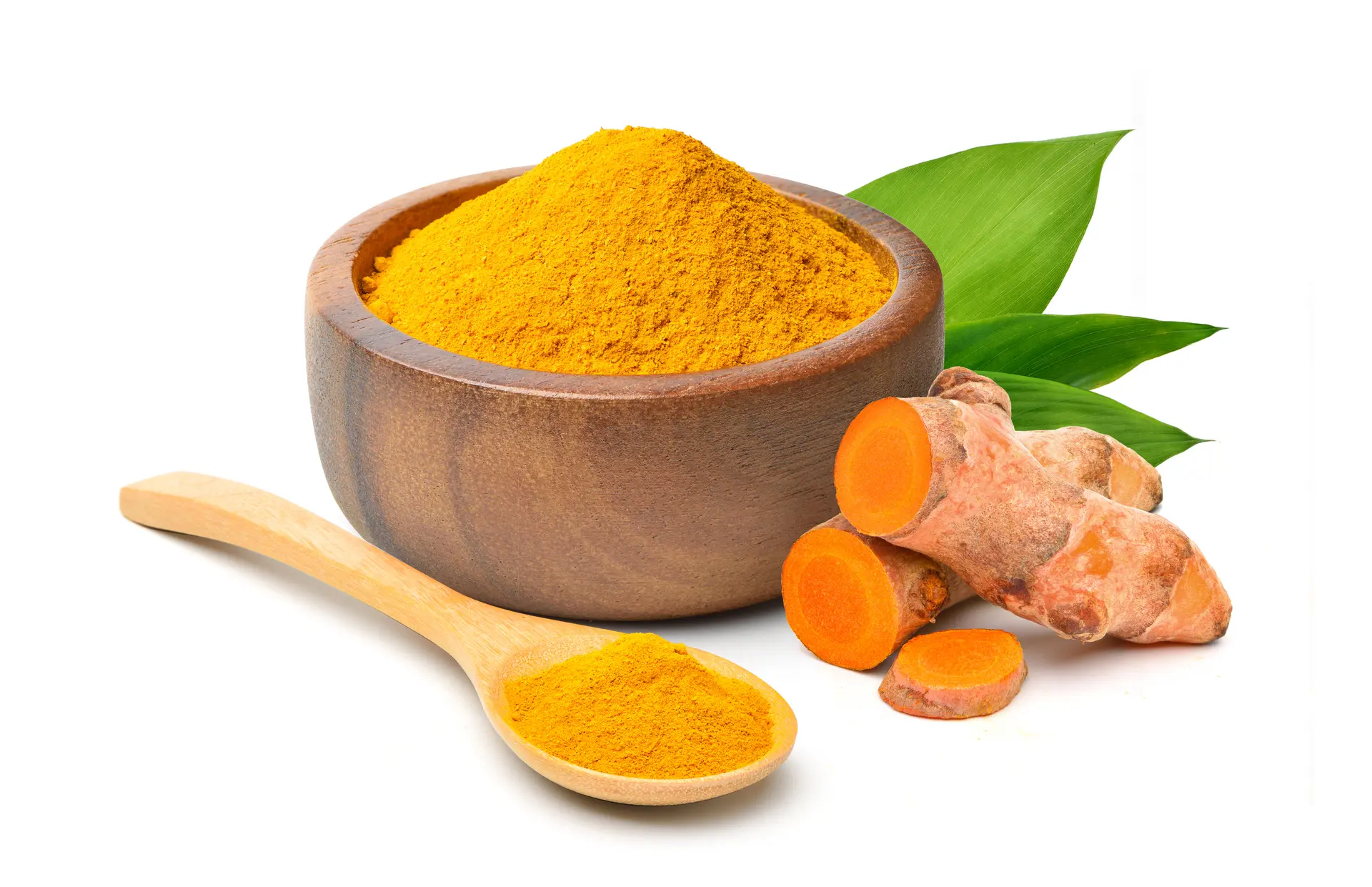 زردچوبه تازه در ظرف آب برای نگهداری در یخچال