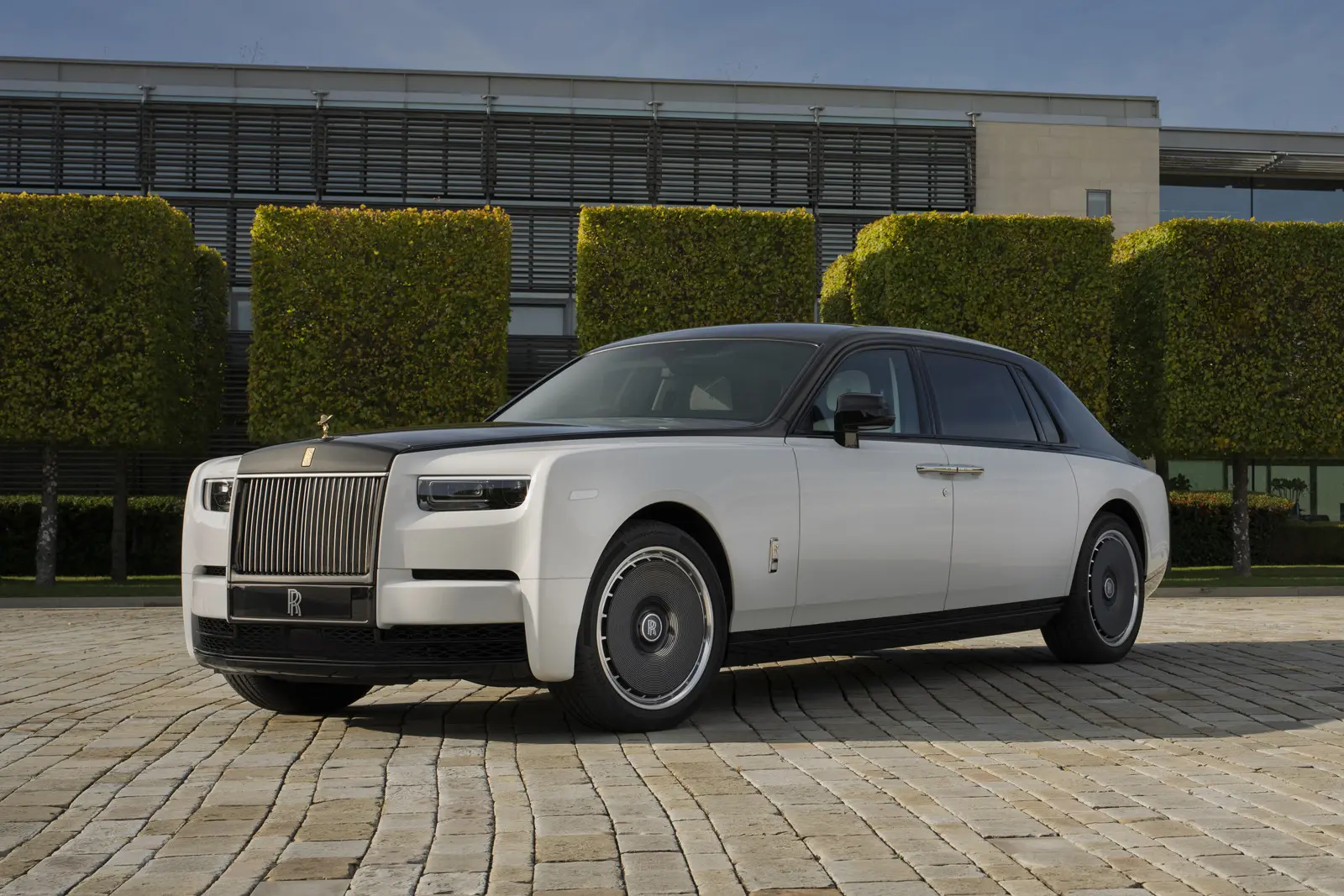 داخل لوکس Rolls-Royce Phantom با چرم و چوب گرانبها