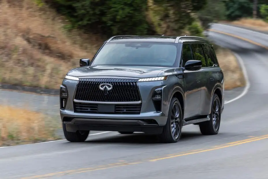 سیستم انتقال قدرت و موتور اینفینیتی QX80 با طراحی مدرن