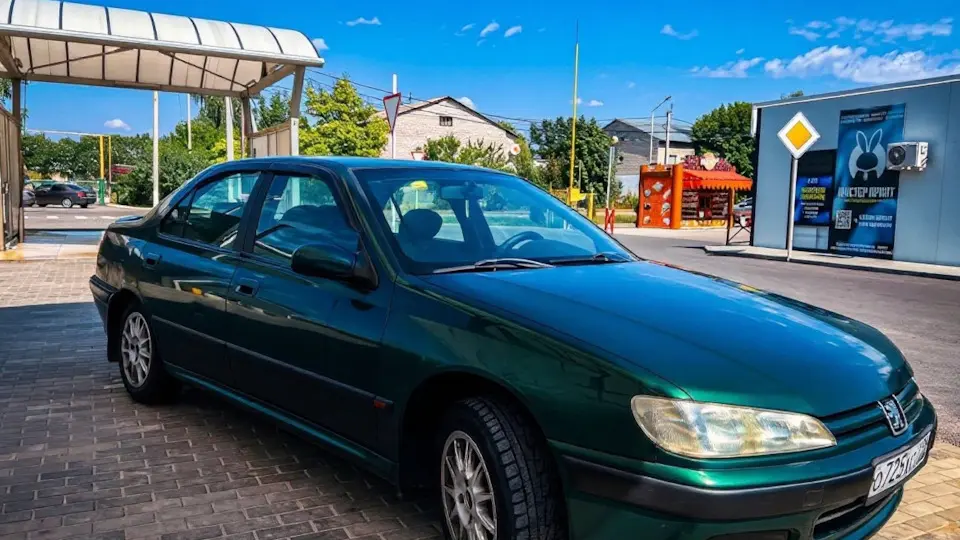 پژو ۴۰۶ در نسخه کلاسیک و سدان با طراحی مدرن دهه ۹۰