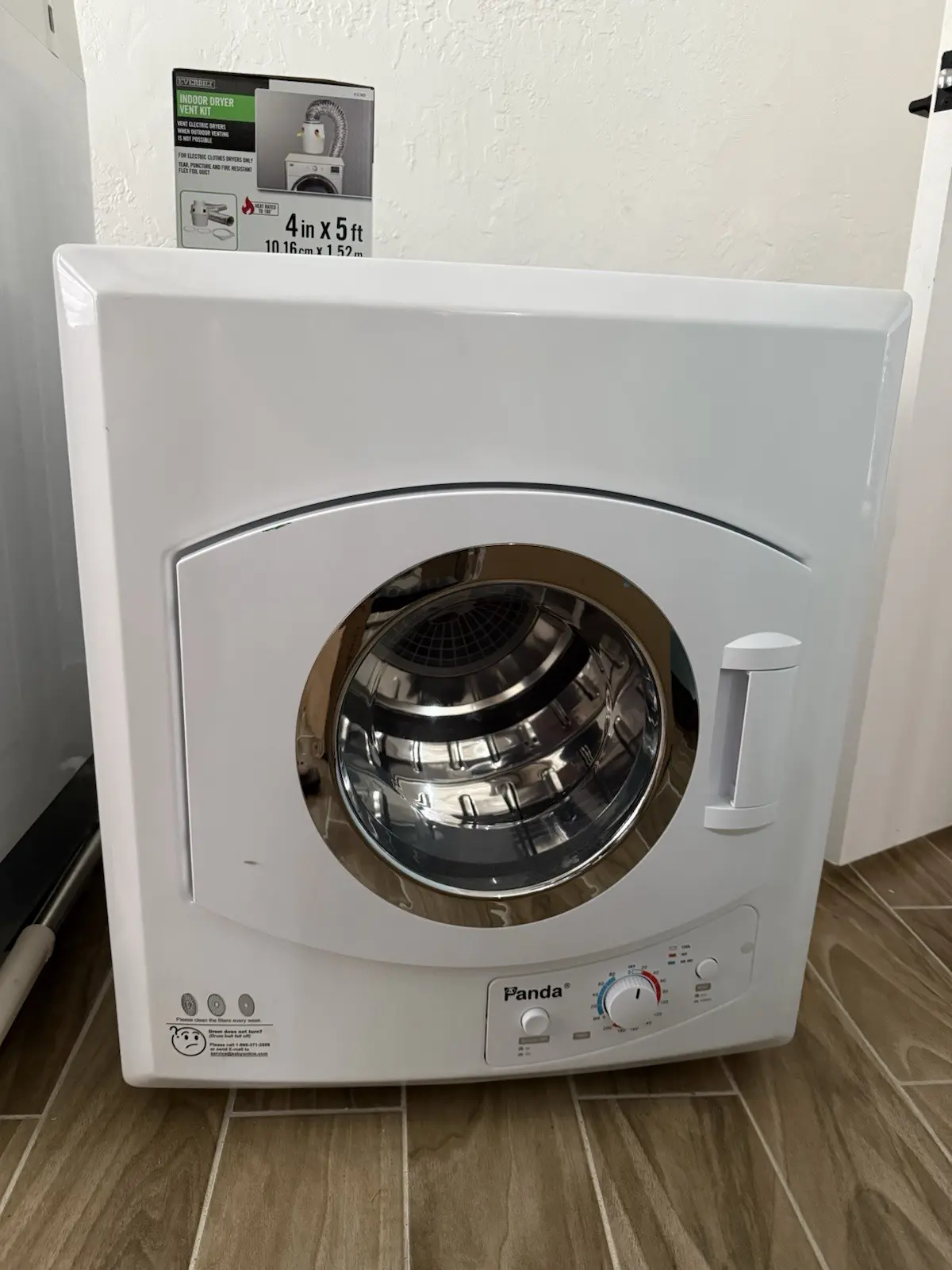 نمونهای از خشککن خورشیدی با طراحی ساده و قابل حمل برای استفاده در فضای باز