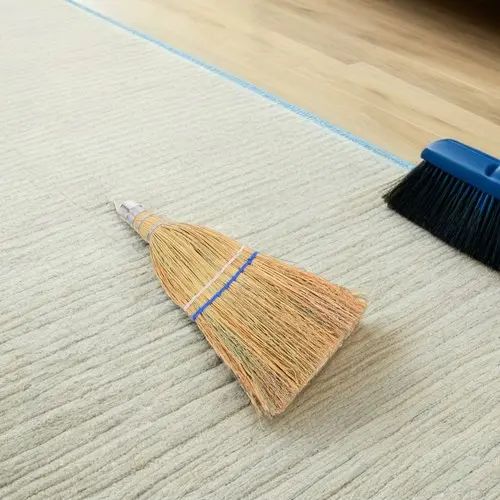 جارو دستی با دسته بلند برای تمیزکاری نواحی بلند