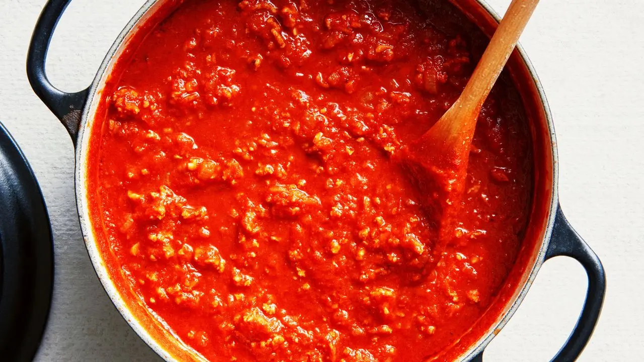 سوسیس اسپاگتی با خیارشور طبیعی و تازه