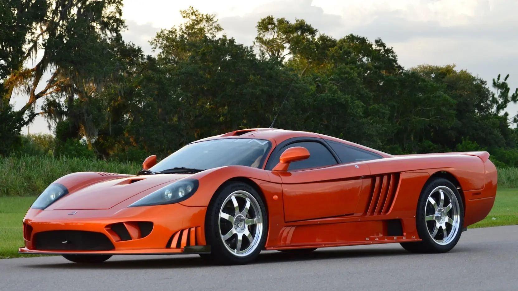 Saleen S7 با طراحی مسابقه‌ای و موتور دو توربو