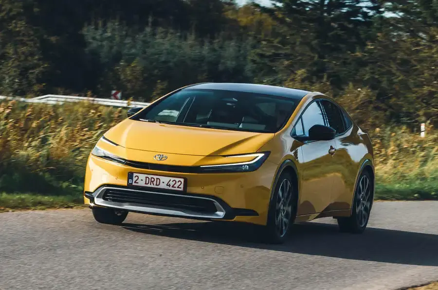 طراحی خارجی مدرن و آیرودینامیک Toyota Prius