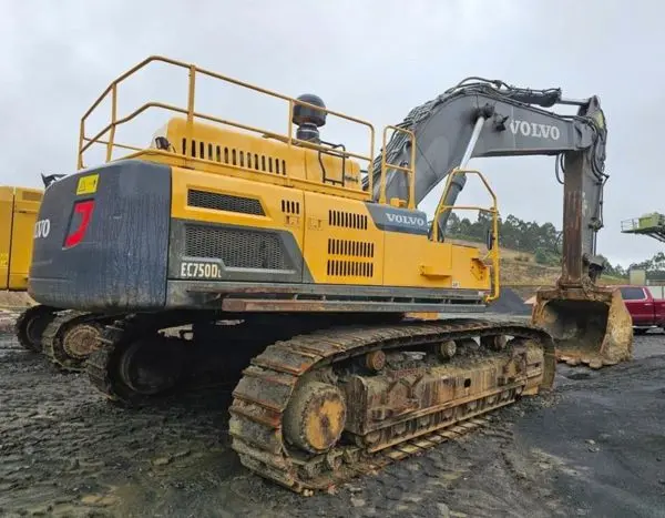 موتور دیزلی توربوشارژ شده ولوو EC750 با سیستم تزریق مستقیم سوخت