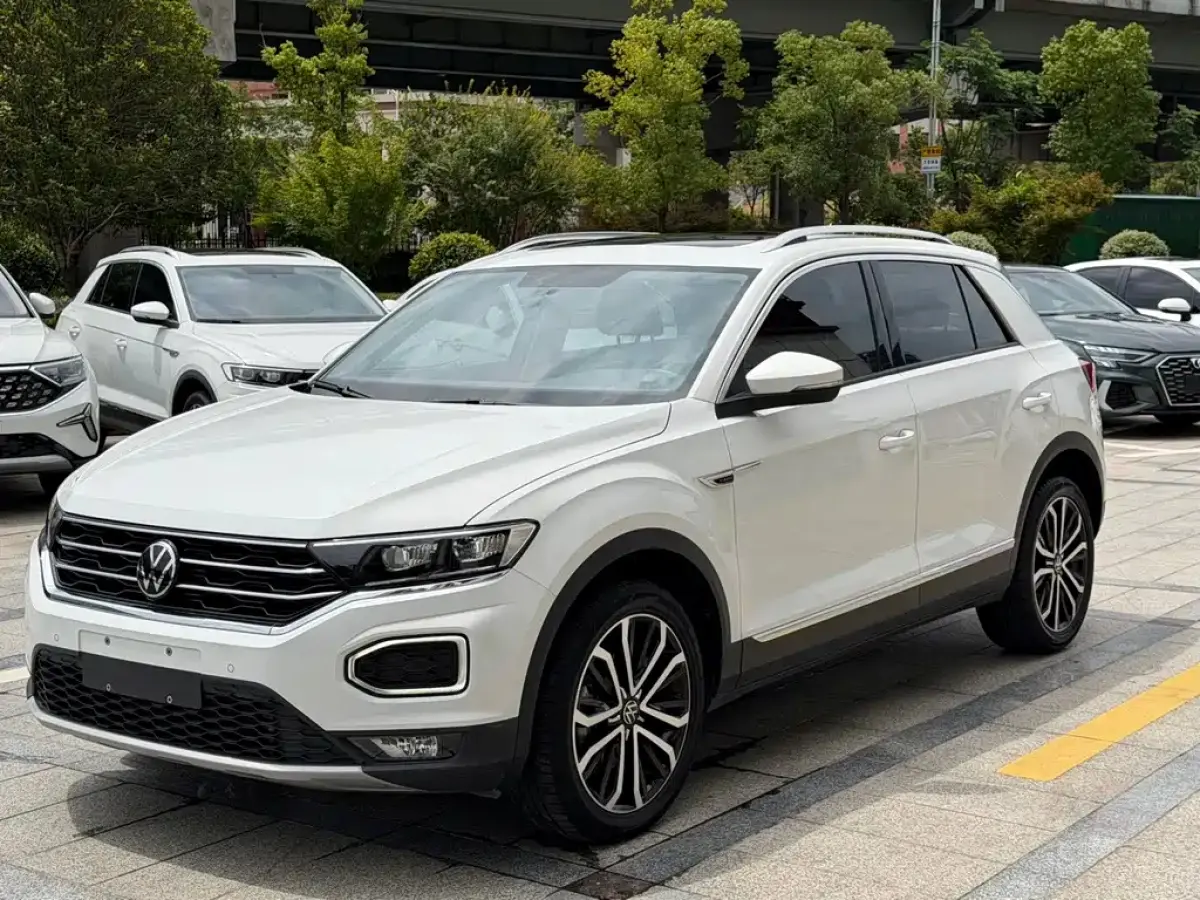 نمای جلو و چراغ‌های LED مدل جدید فولکس‌واگن T-Roc