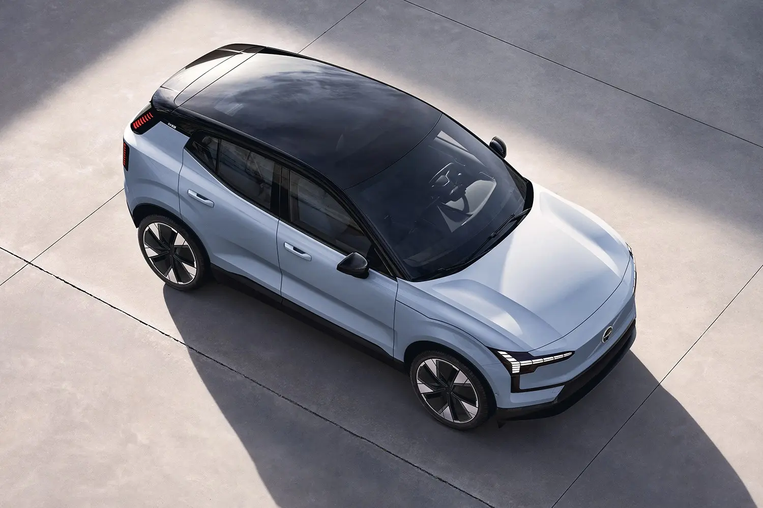 طراحی خارجی خودرو الکتریکی Volvo EX30 با خطوط تیز و مدرن