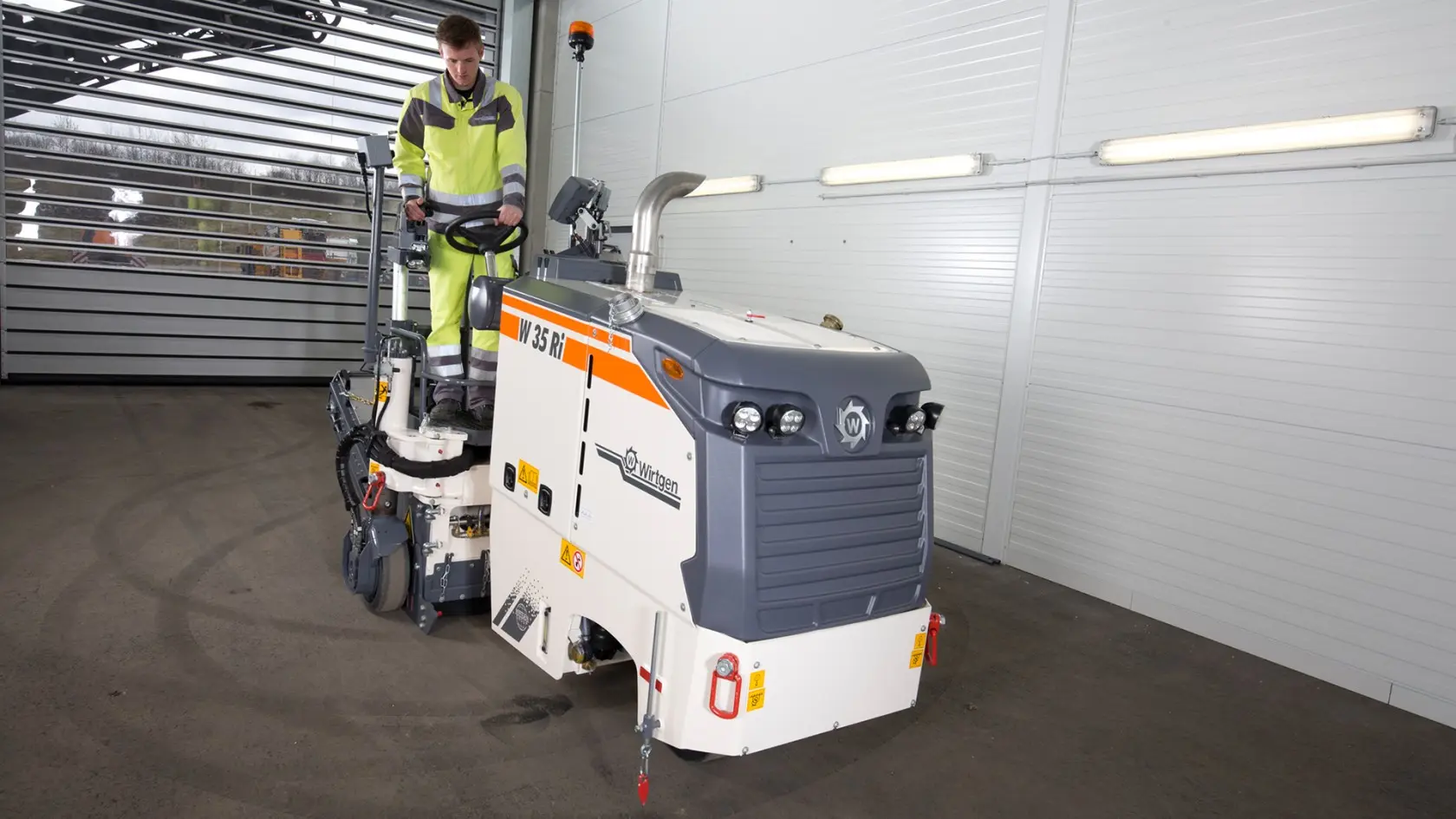 بررسی ویرتگن W 35 Ri (Wirtgen W 35 Ri)؛ مشخصات فنی ماشین‌آلات آسفالت
