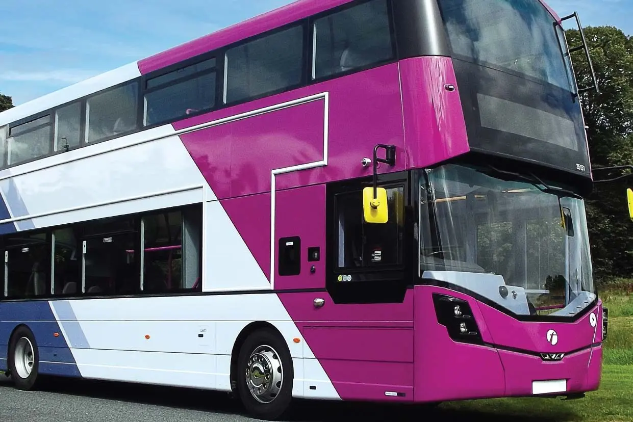 اتوبوس دوطبقه Wrightbus StreetDeck با طراحی مدرن و کابین راننده پیشرفته