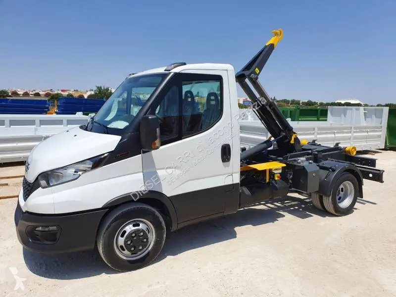 یک نمونه از کامیون‌های تجاری ایویکو با طراحی مدرن و کارکردی