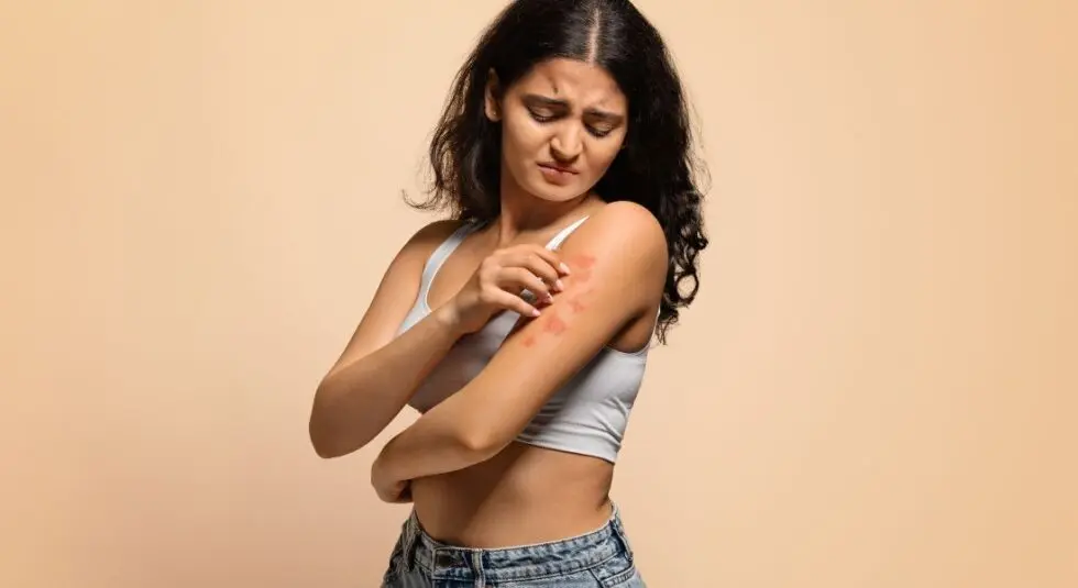 پوست سالم و مرطوب بدون خارش و قرمزی