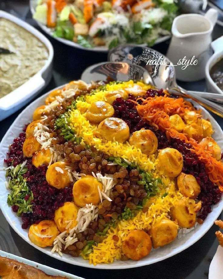 غذاهای محلی کرمان شامل آش رشت و قیمه