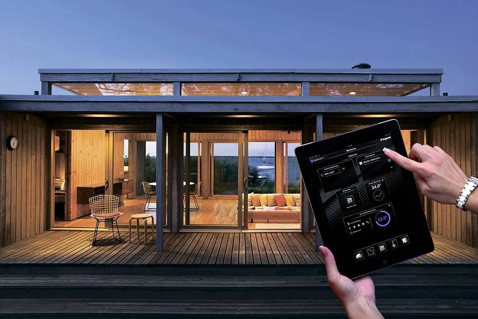 نمونهای از دستگاههای سازگار با Zigbee در یک محیط خانه هوشمند