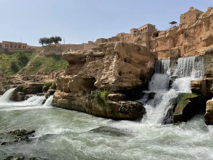 منظره دشتهای گسترده خوزستان با پوشش گیاهی متنوع