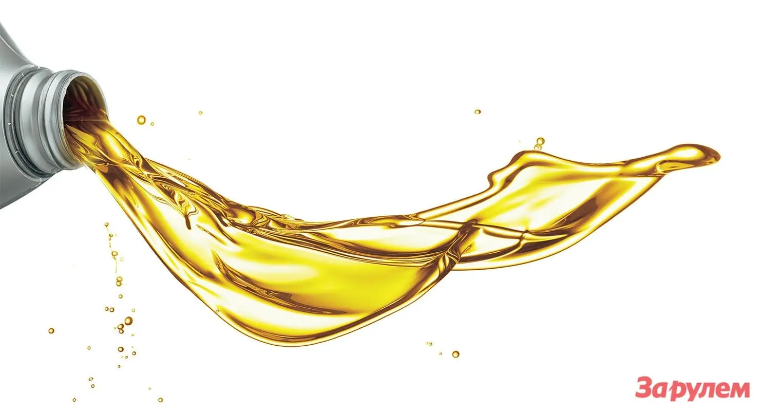 روغن موتور سنتتیک در بطری با طراحی مدرن و برچسب فنی