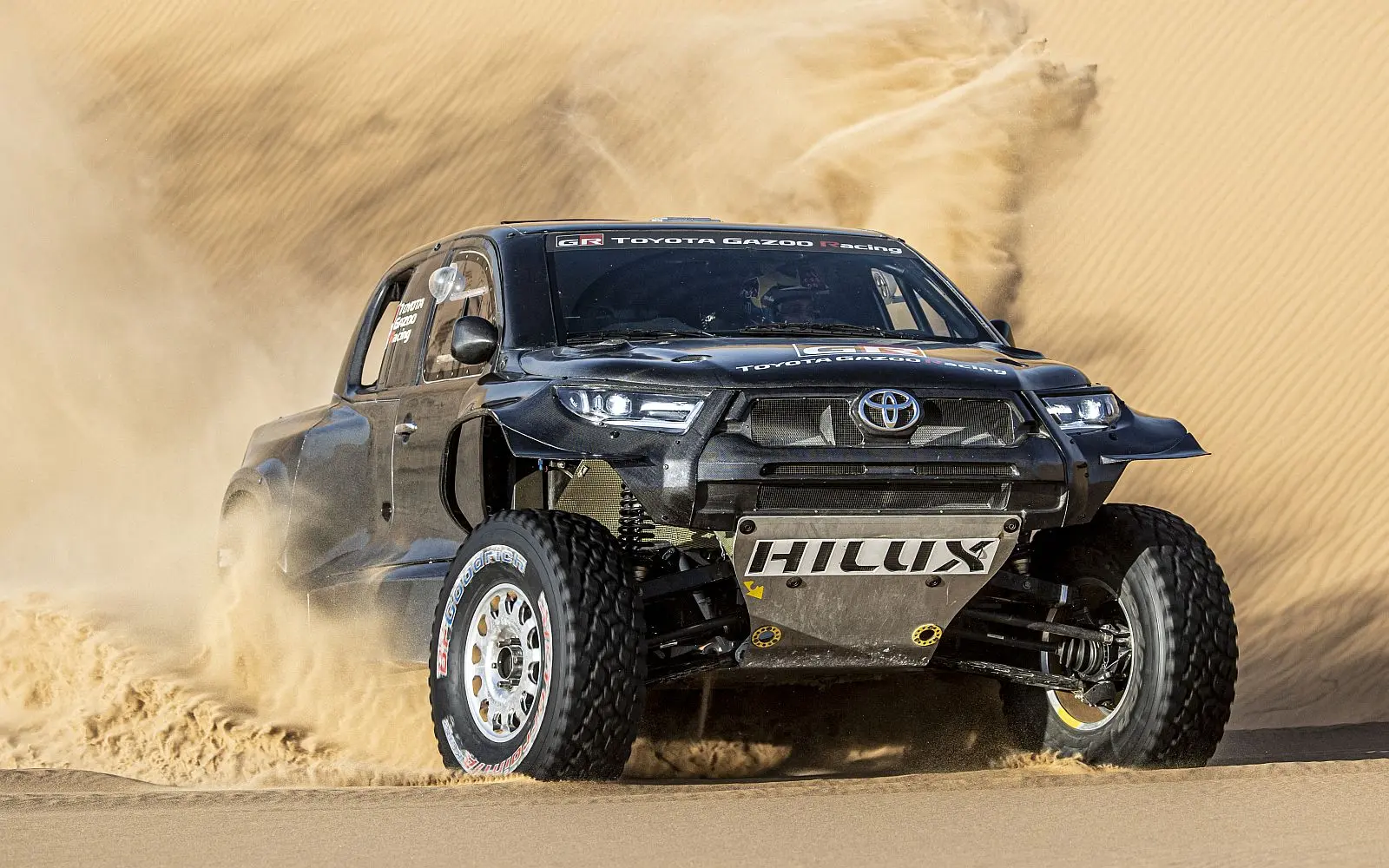 پروتوتایپ Hilux Dakar در مراحل آزمایشی قبل از شرکت در رالی داکار