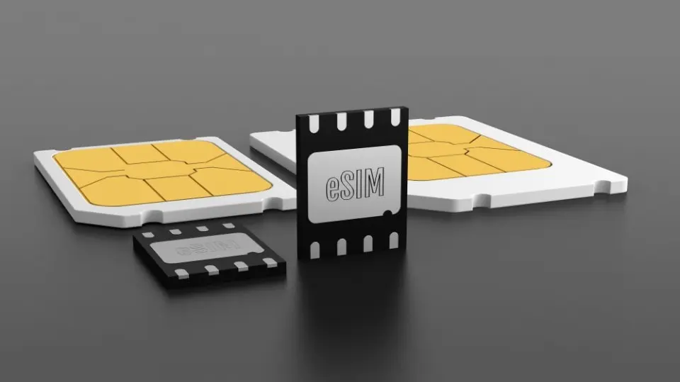 مقایسه بین سیمکارت فیزیکی و eSIM از نظر طراحی و کاربرد