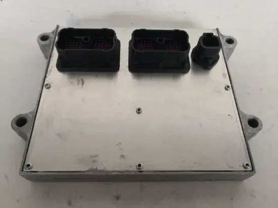 نمایشگر دیجیتال ECU اتوبوس با اطلاعاتی مانند سرعت، مصرف سوخت و دما