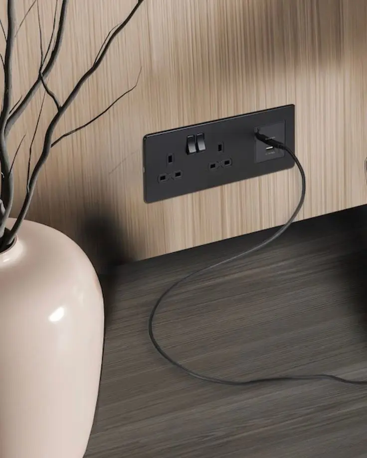 نصب پریز توکار در کابینت آشپزخانه با رعایت استانداردهای ایمنی