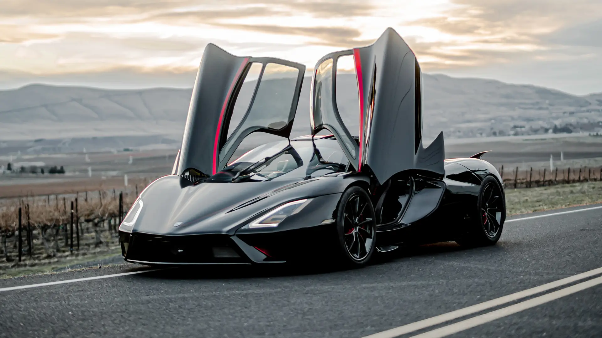 SSC Tuatara در حال حرکت با طراحی هوشمندانه و سیستم‌های پیشرفته