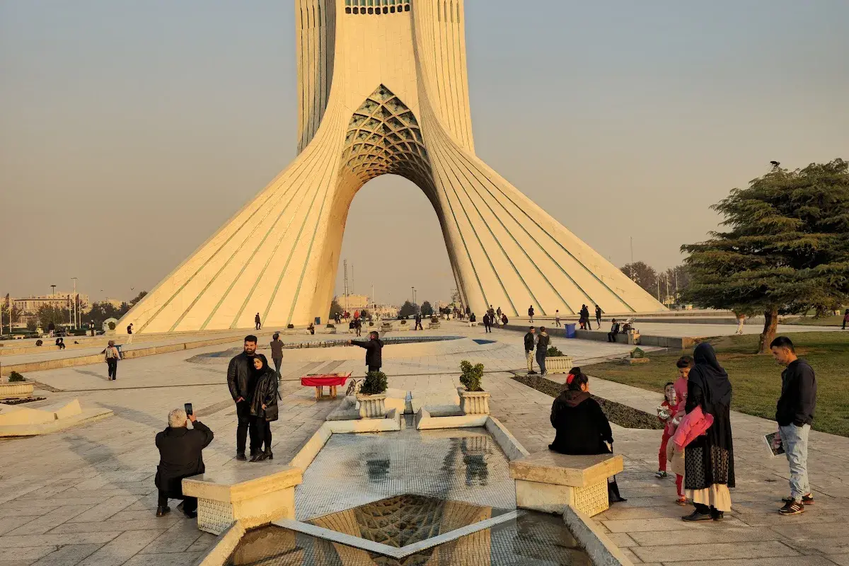 پارک جنگلی چیتگر با طبیعت بکر و درختان بومی