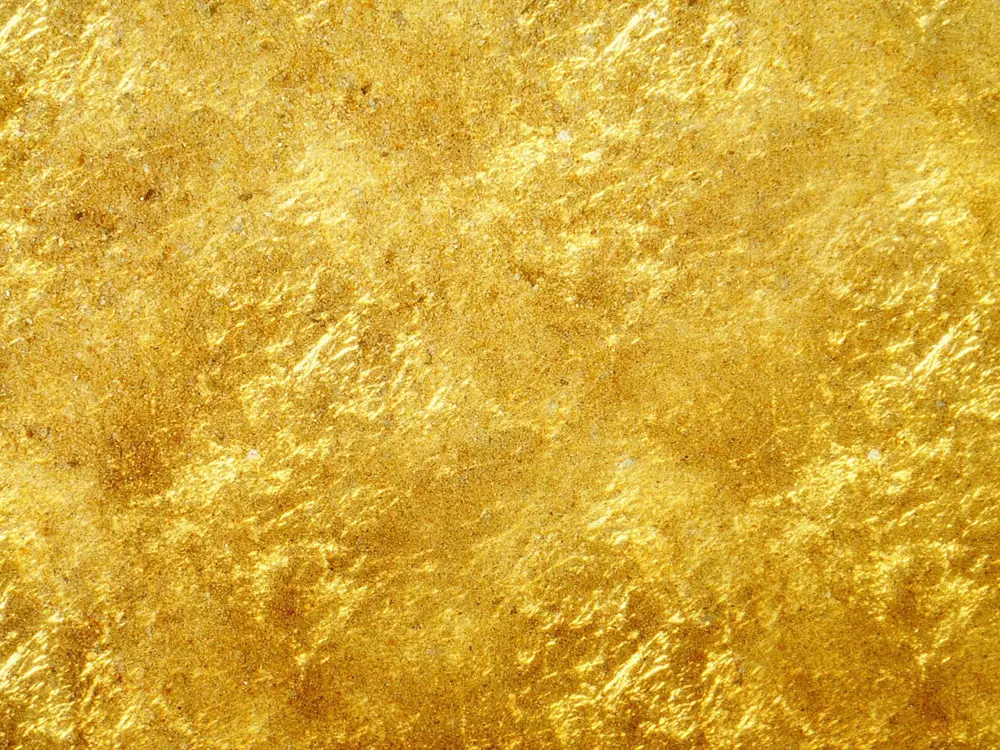 نمونهای از جواهرات و سکههای طلای دست دوم برای بررسی کیفیت و طراحی