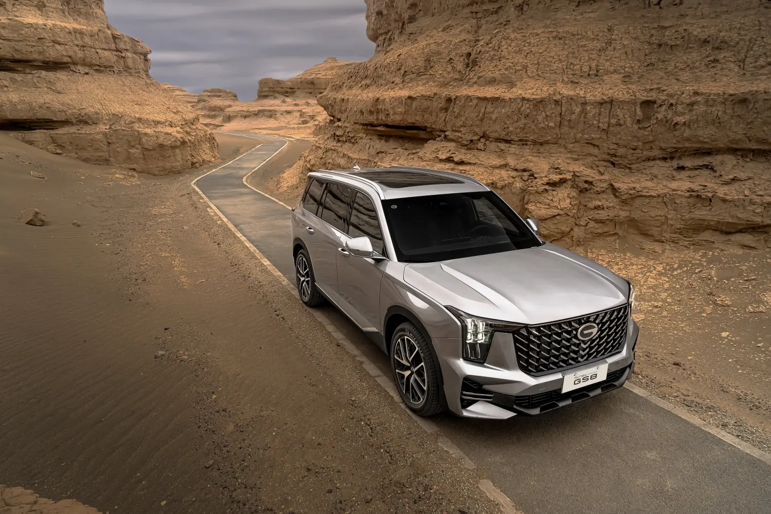 طراحی بیرونی خودرو اقتصادی GAC Trumpchi GE3 با خطوط ساده و مدرن