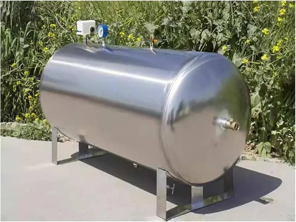 نمونهای از منبع تحت فشار با طراحی مدرن و مناسب برای سیستمهای آبرسانی خانگی و تجاری