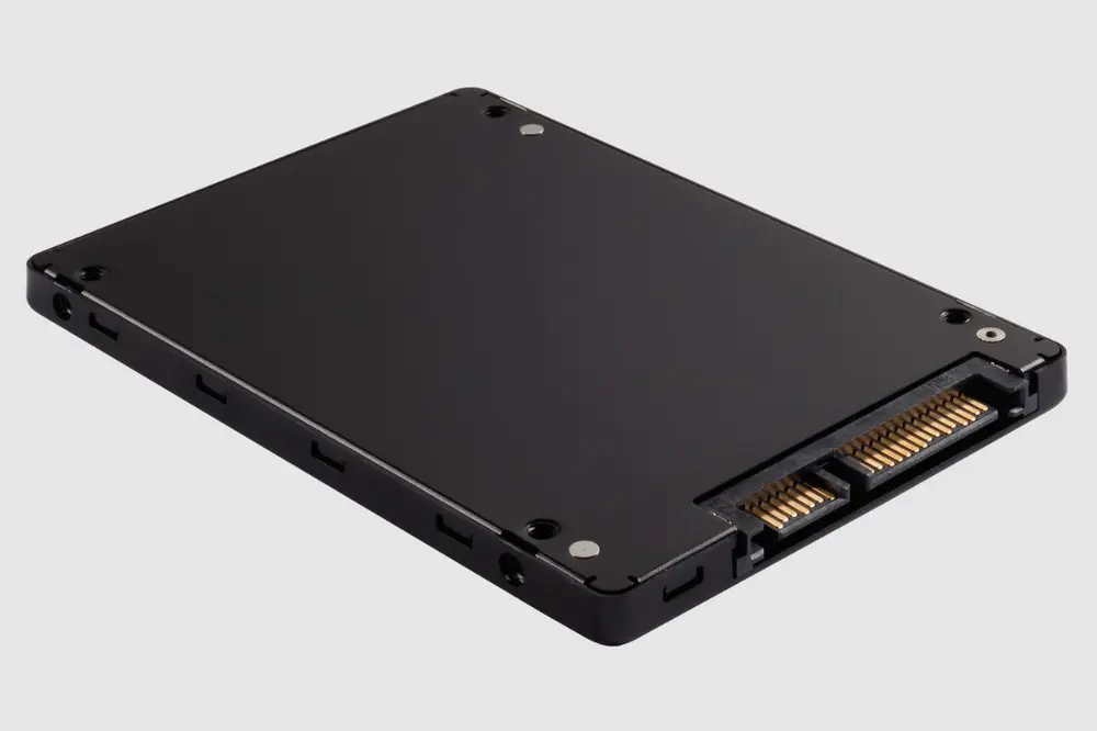 یک SSD NVMe با طراحی مدرن و رابط PCIe