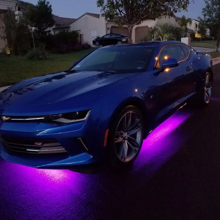 نمونهای از چراغهای LED خودرو با طراحی مدرن و توزیع نور یکنواخت