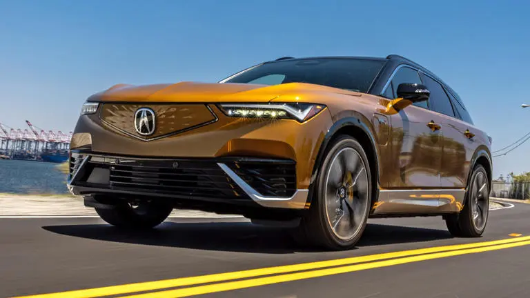 آکورا RL با طراحی لوکس و موتور V6