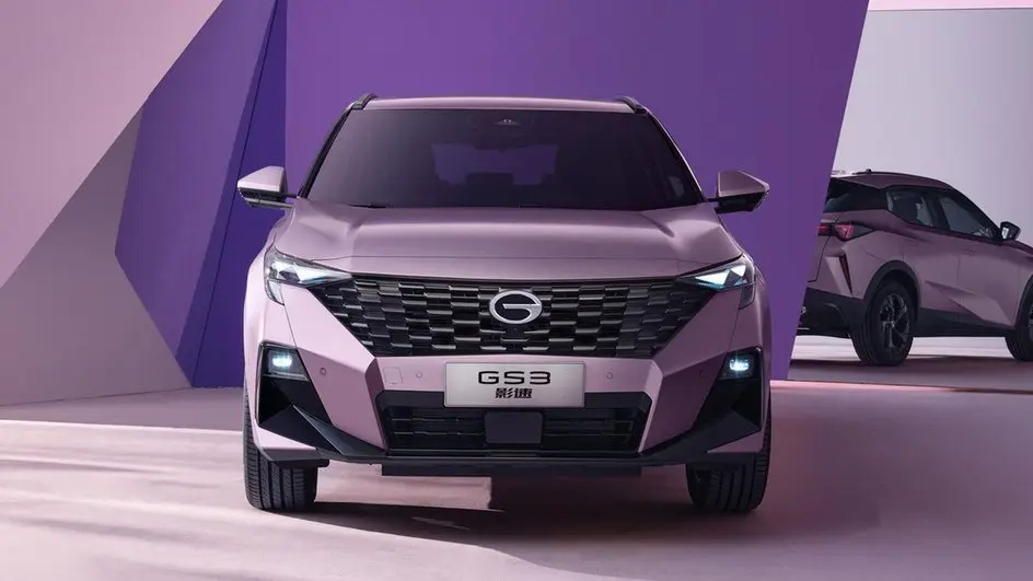 یک نمونه از مدلهای قدیمی GAC Gonow با طراحی ساده و خطوط کلاسیک