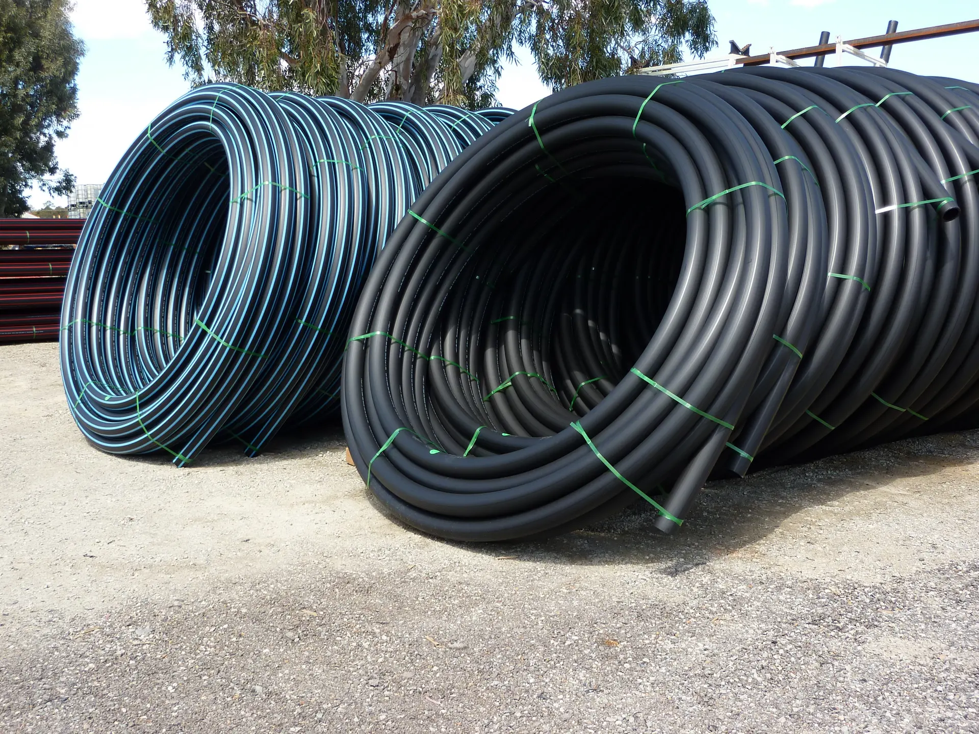لوله‌های پلی‌اتیلن (HDPE) برای سیستم لوله‌کشی آب در ساختمان