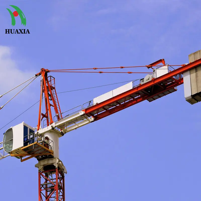 نصب قطعات برج تاورکرین با استفاده از جرثقیل موقت