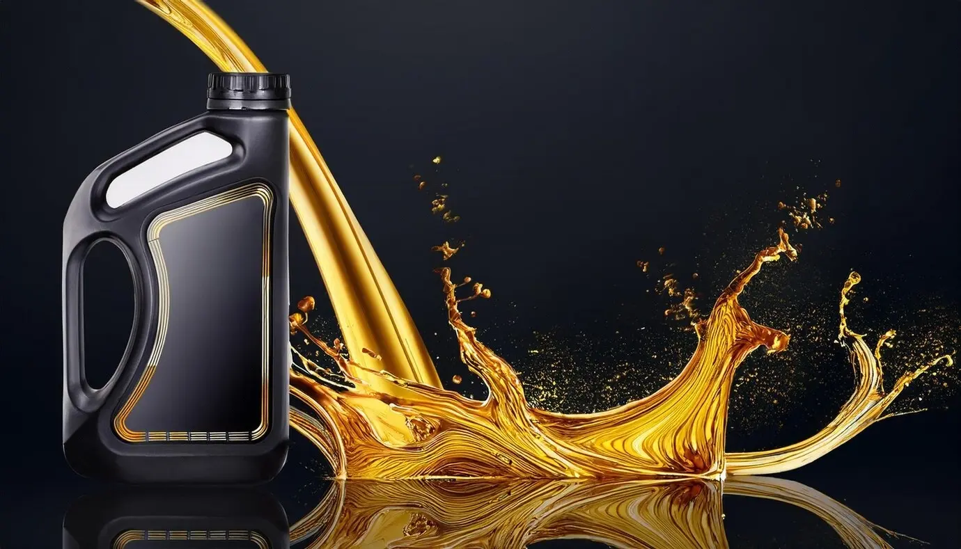 فیلتر روغن و روغن موتور در کنار یکدیگر