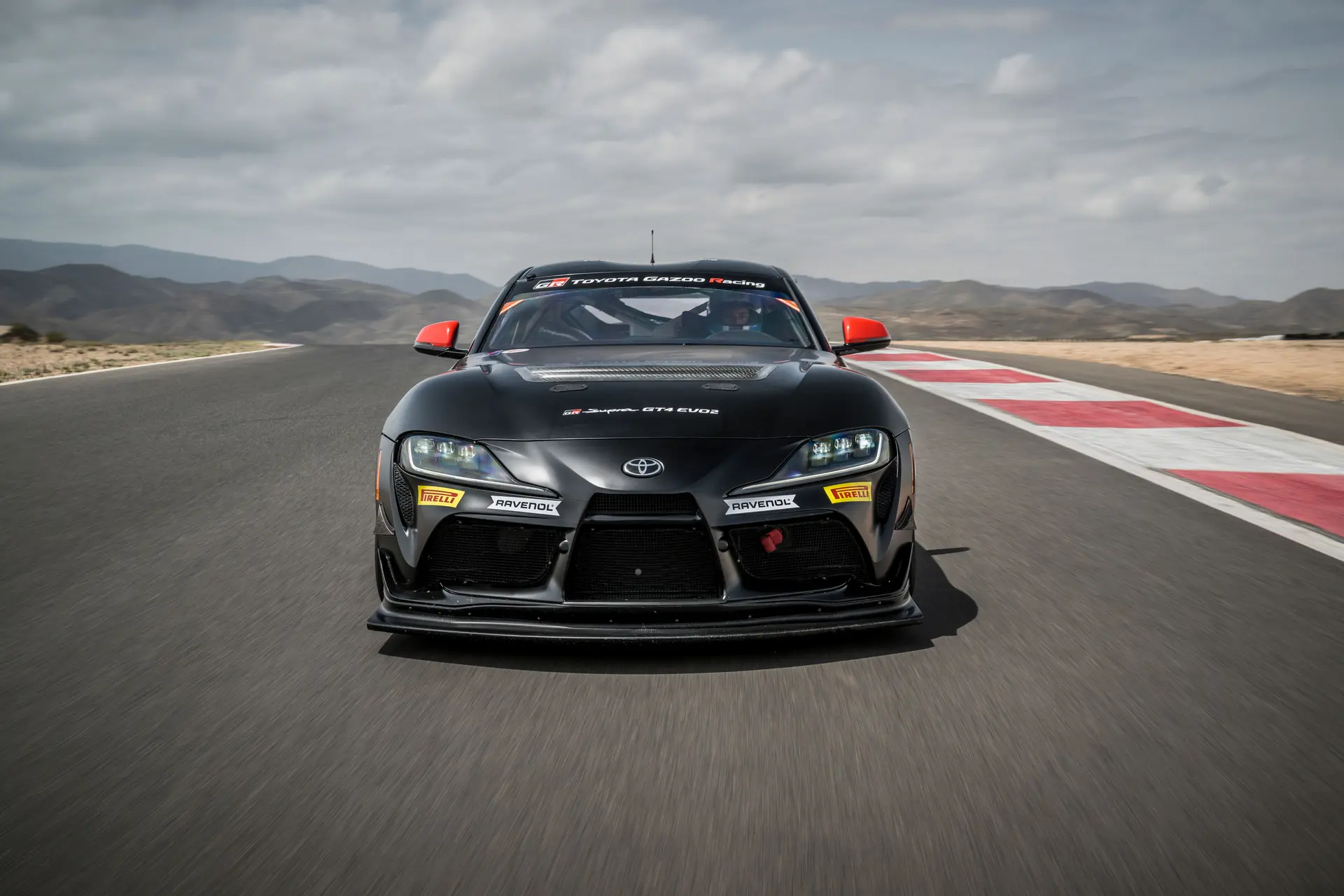 تویوتا GR Supra GT4 با سیستم تعلیق تنظیم‌پذیر و طراحی مسابقه‌ای