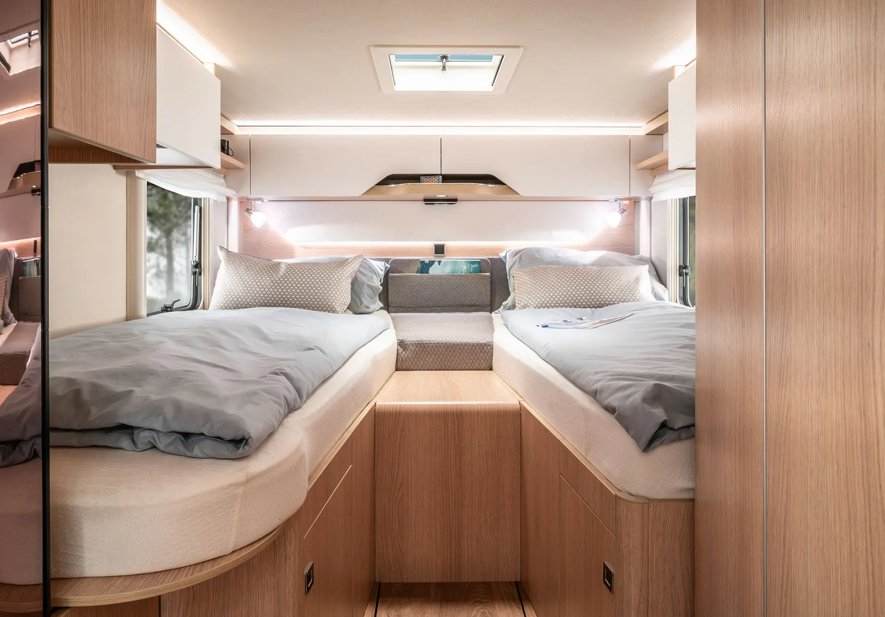 طراحی داخلی کابین کامیون Hymer با موتورخانه پیشرفته