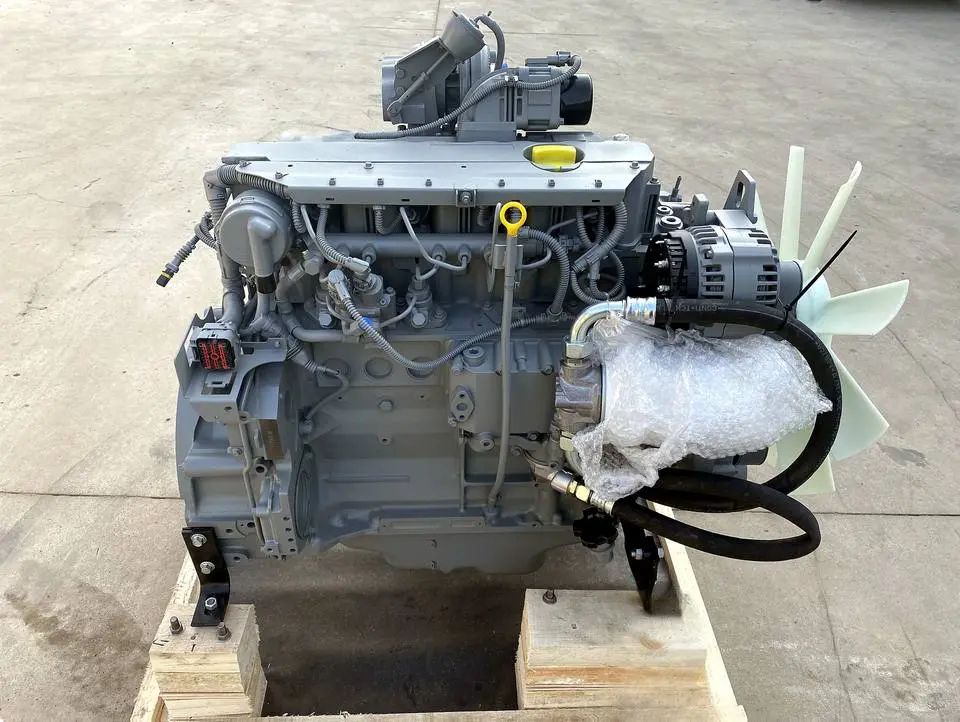 موتور V8 اسپورت با طراحی قدرتمند و سیستمهای خنککننده پیشرفته