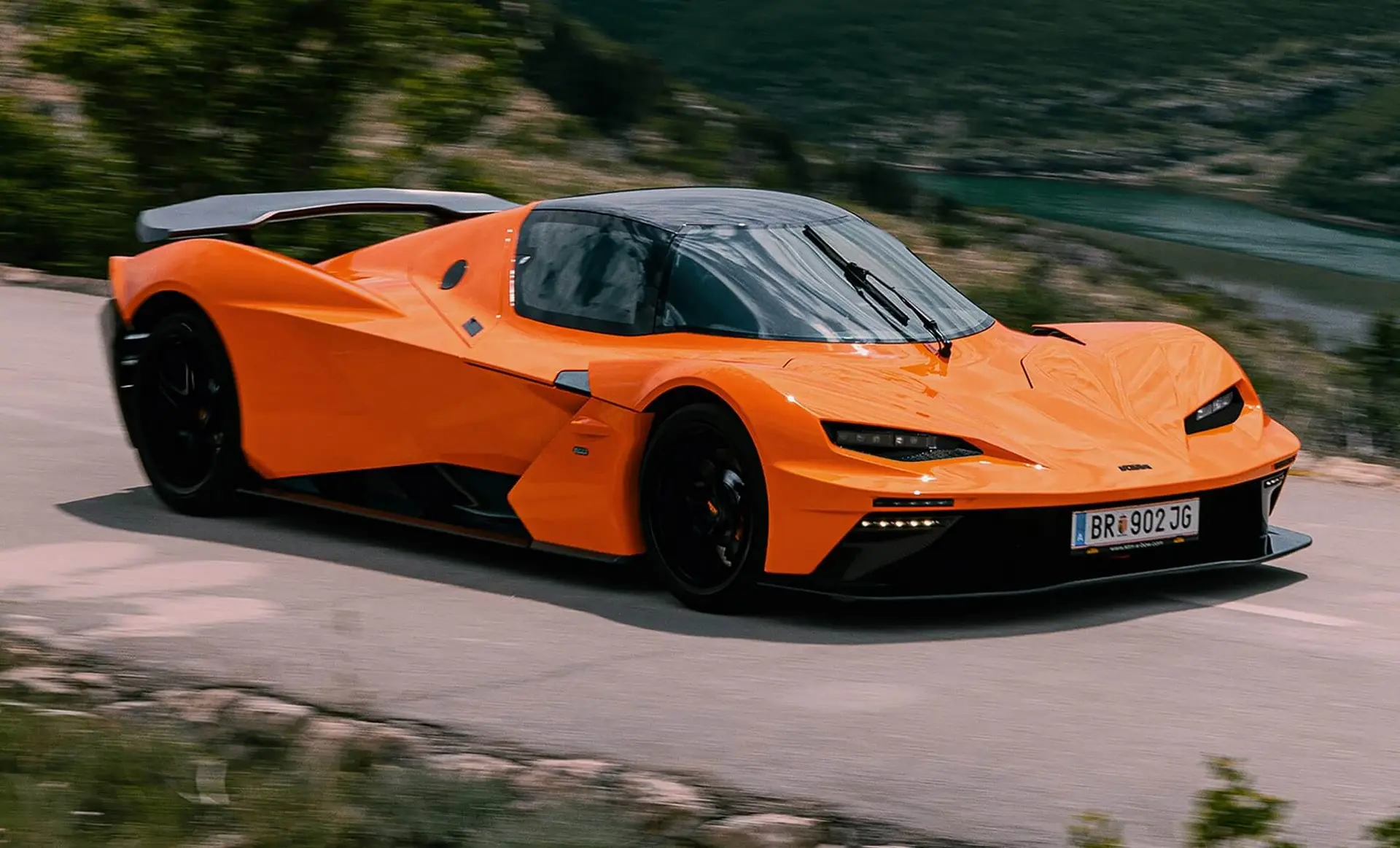 سیستم تعلیق پیشرفته KTM X-Bow با قابلیت تنظیمات مختلف