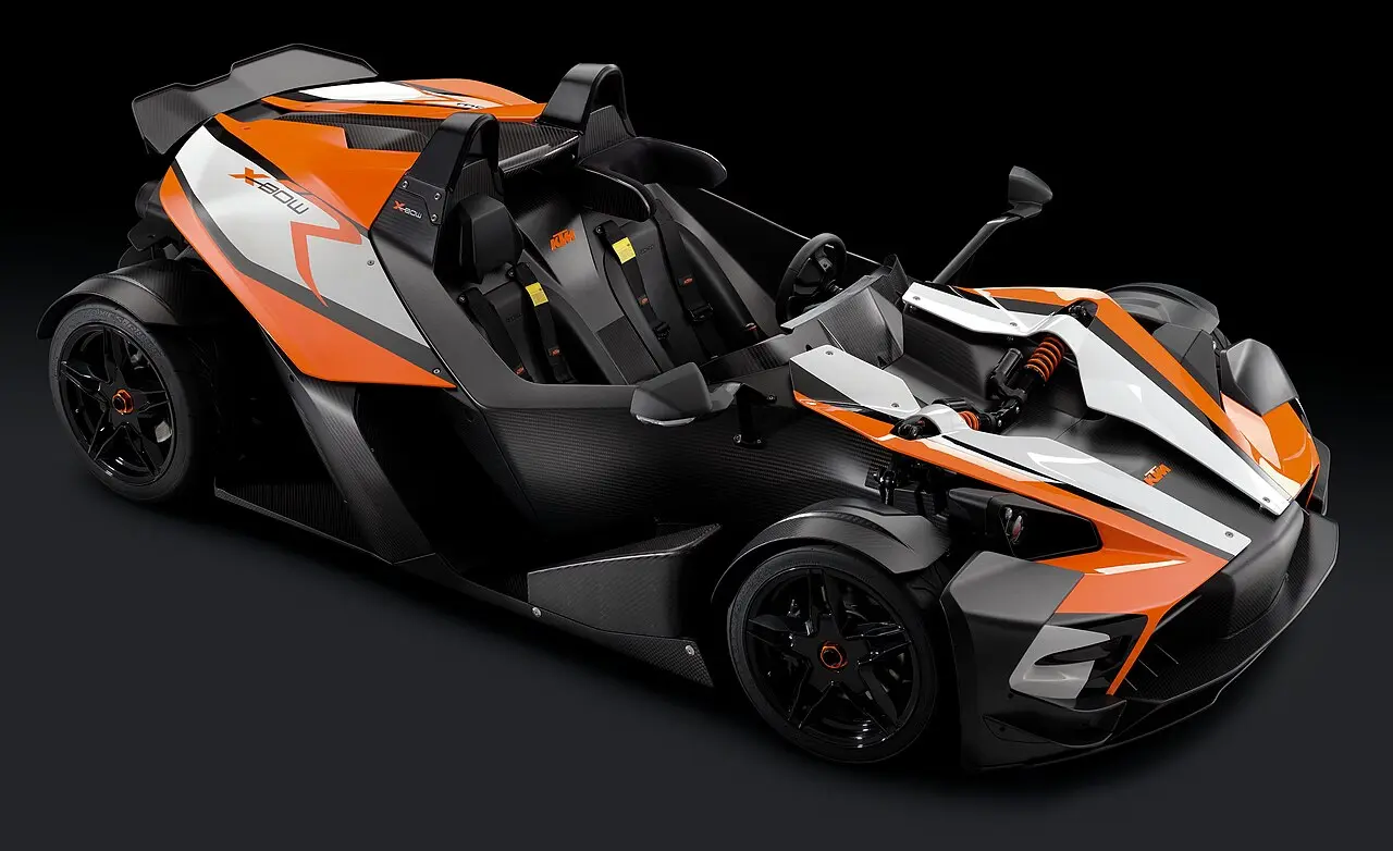 KTM X-Bow در مسیرهای آفرود با طراحی چندمنظوره