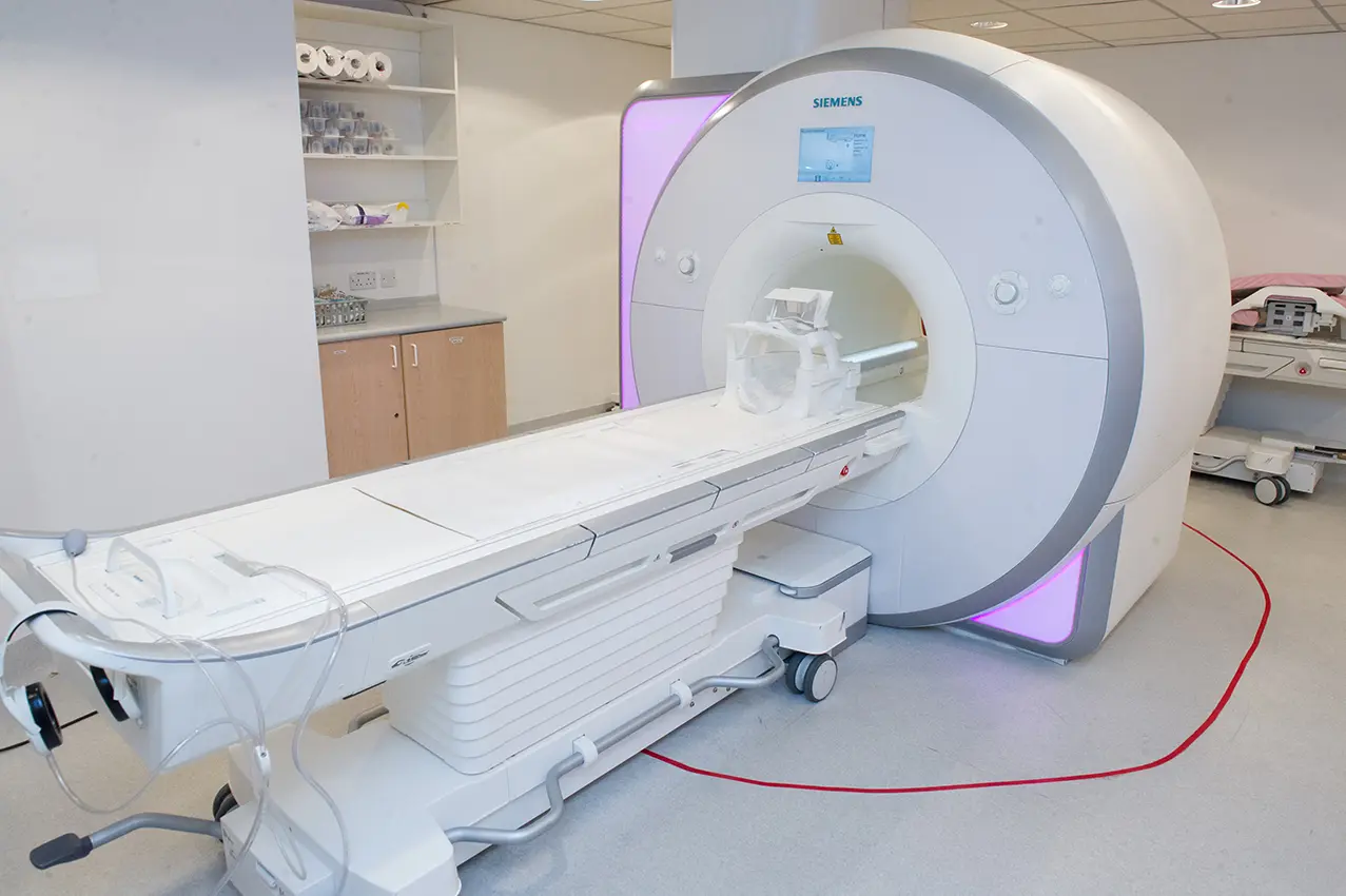 تصویر نمونهای از نتایج MRI که نشاندهنده دقت این روش در تشخیص بافتهای نرم است