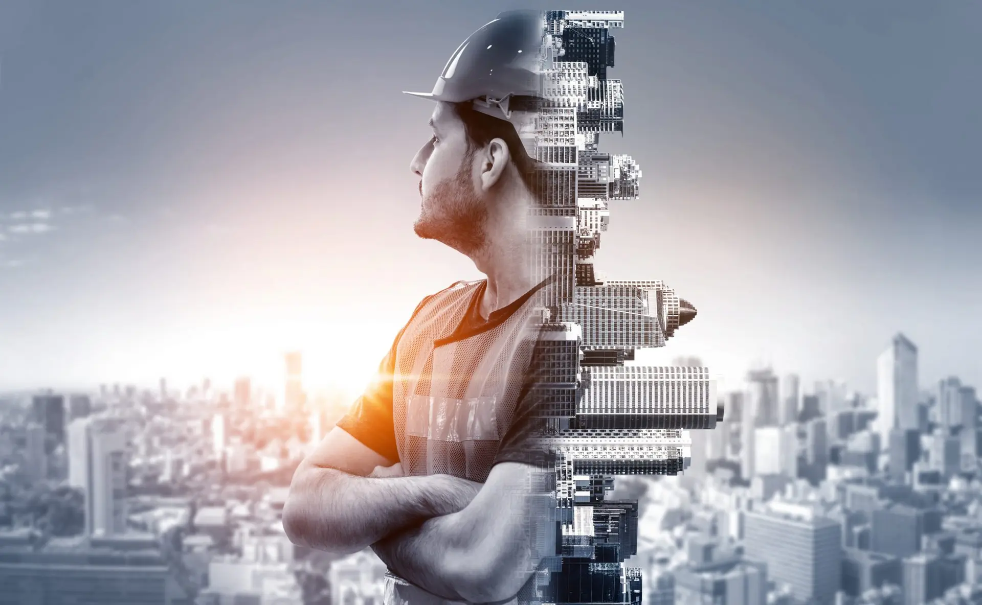 مهندس ساختمانی در حال بررسی نقشههای پروژه