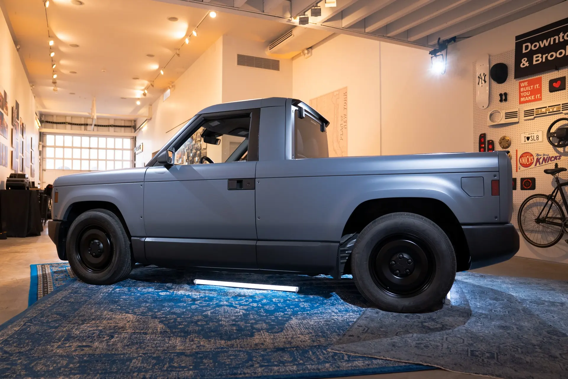 سیستم‌های پیشرفته و امکانات داخلی Slate Truck با طراحی مدرن و کاربردی