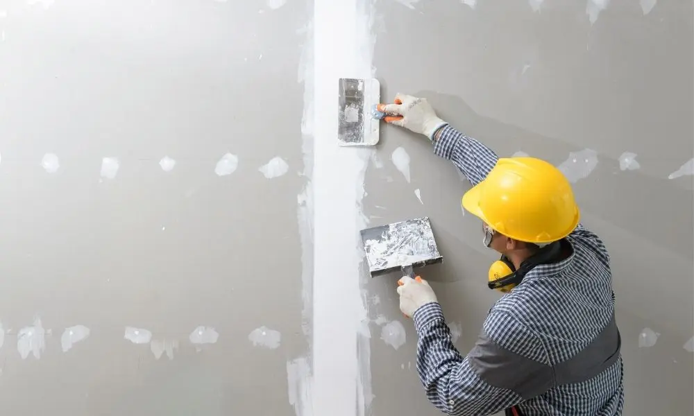 ابزارهای تخصصی نصاب نمای خشک شامل چاقوهای تراشیدن و کاردک