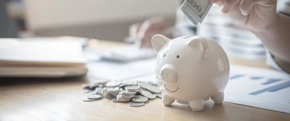 بانر وبلاگ با موضوع مدیریت مالی و سرمایهگذاری